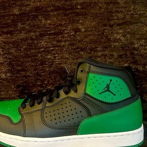 GREEN JORDANS